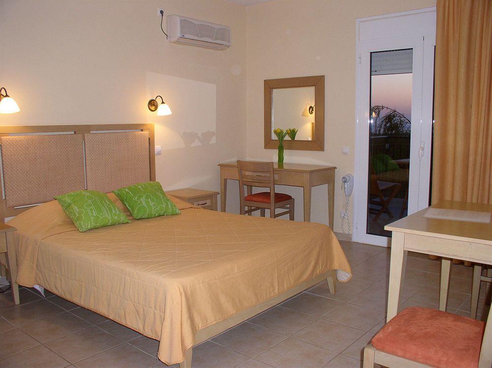 Astra Village Hotel Suites And Spa Livathos  Rom bilde